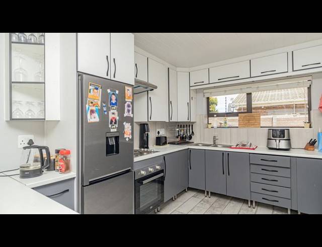 3 BEDROOM PROPERTY TO RENT IN DANA BAY